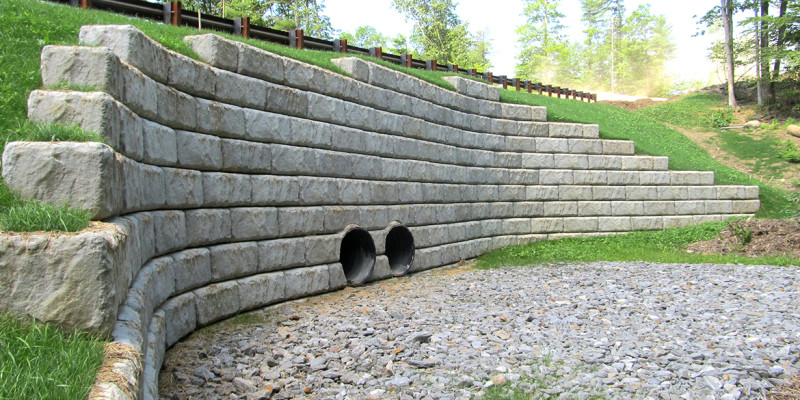 concrete block retaining wall